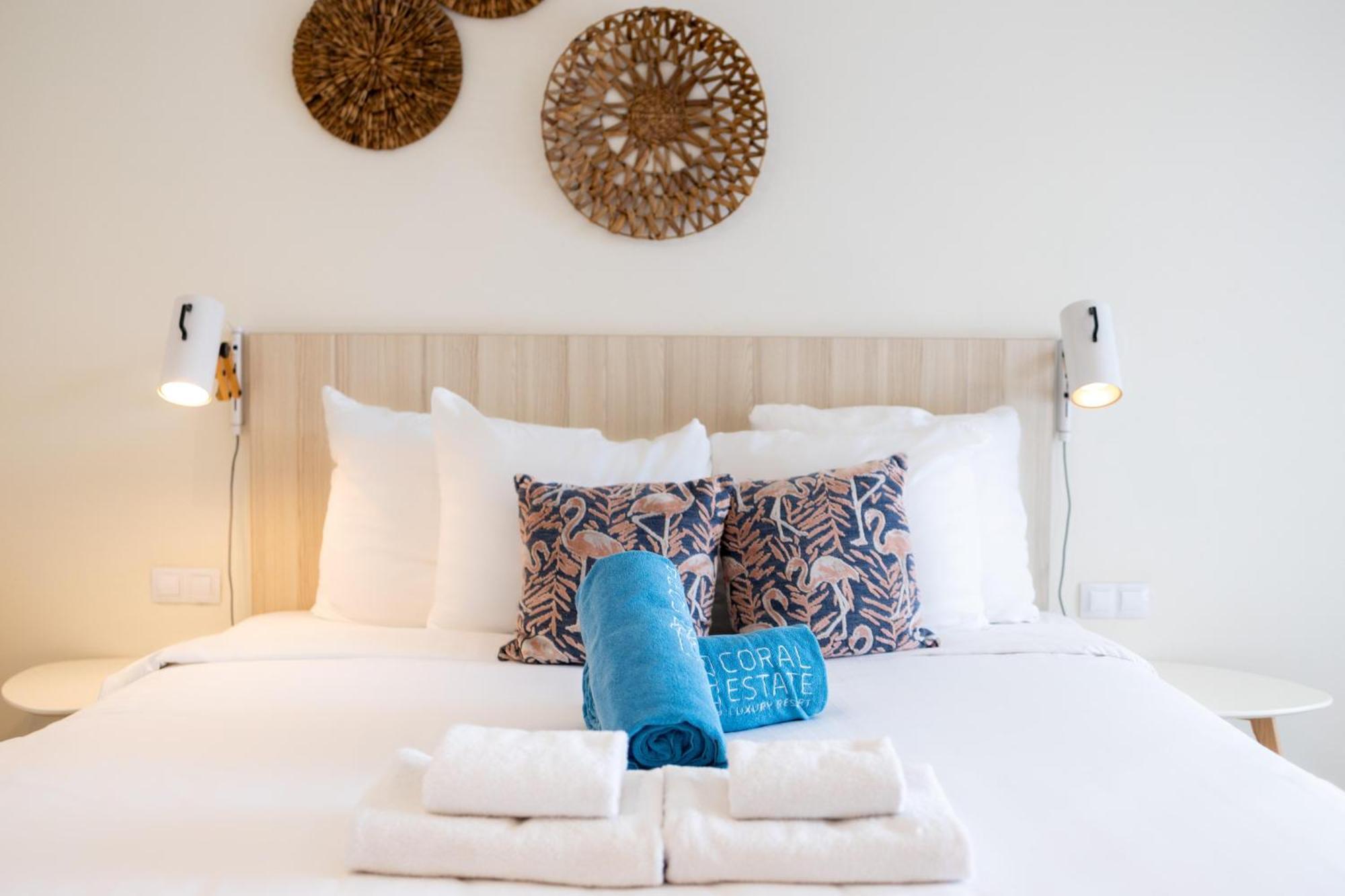 Oasis Coral Estate Beach, Dive&Wellness Resort Willibrordus Exterior foto