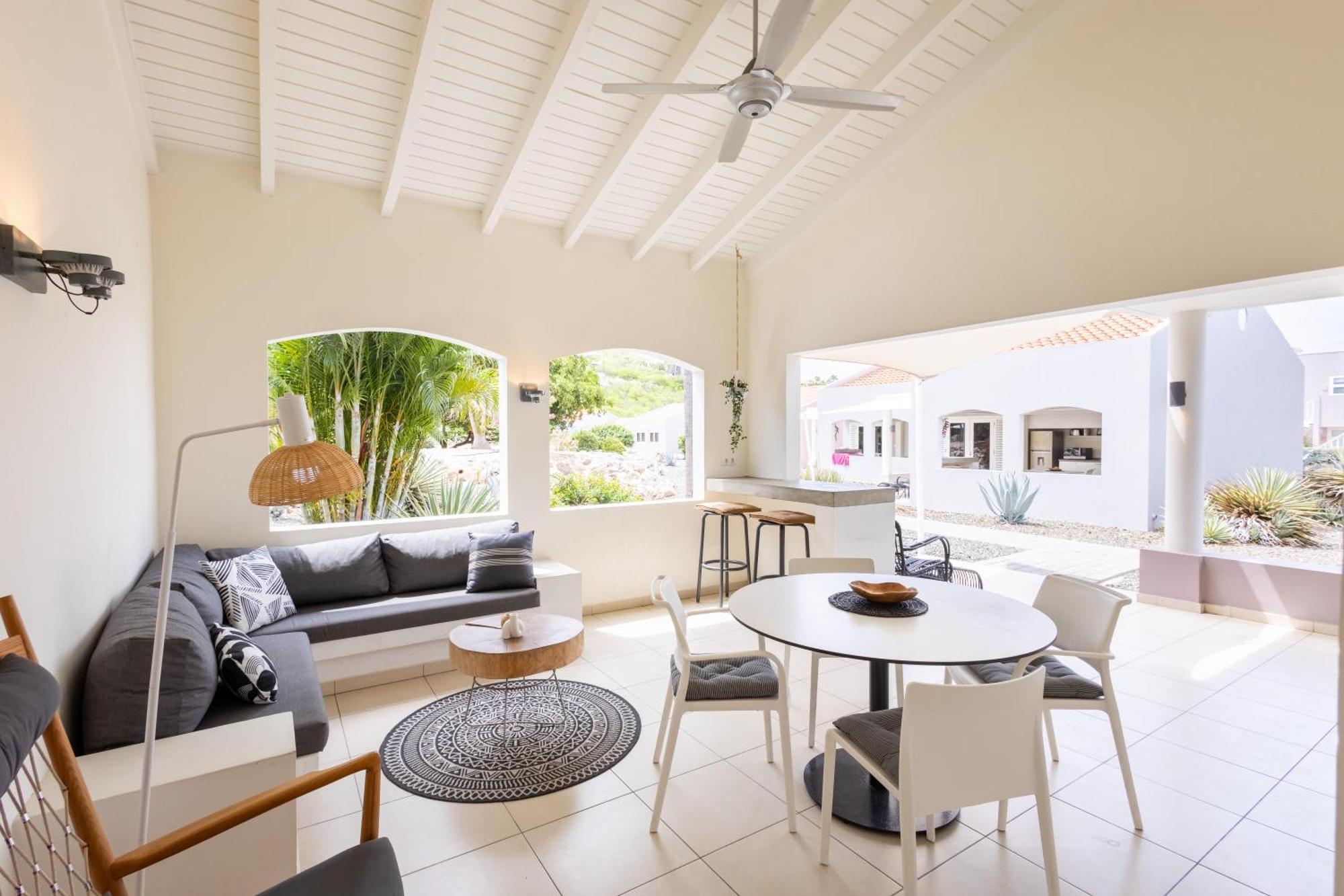 Oasis Coral Estate Beach, Dive&Wellness Resort Willibrordus Exterior foto